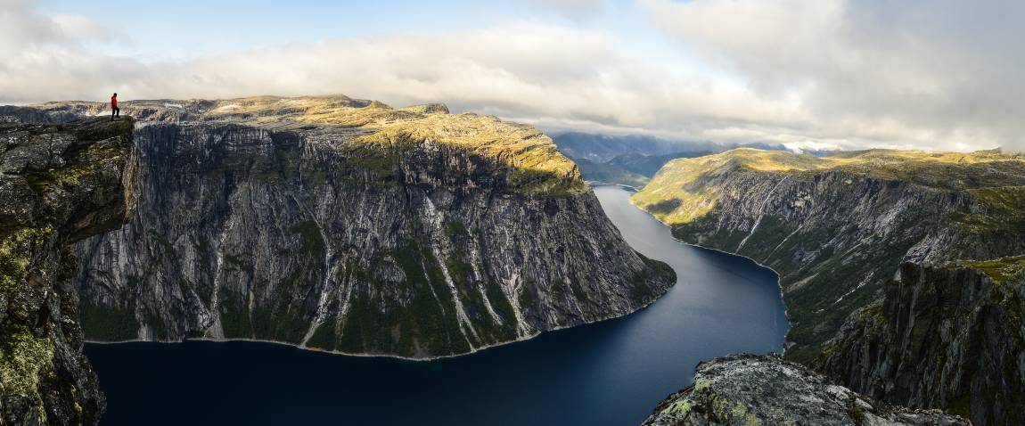 beautiful norwegian mountains